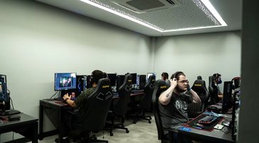 game gian lận 8Day